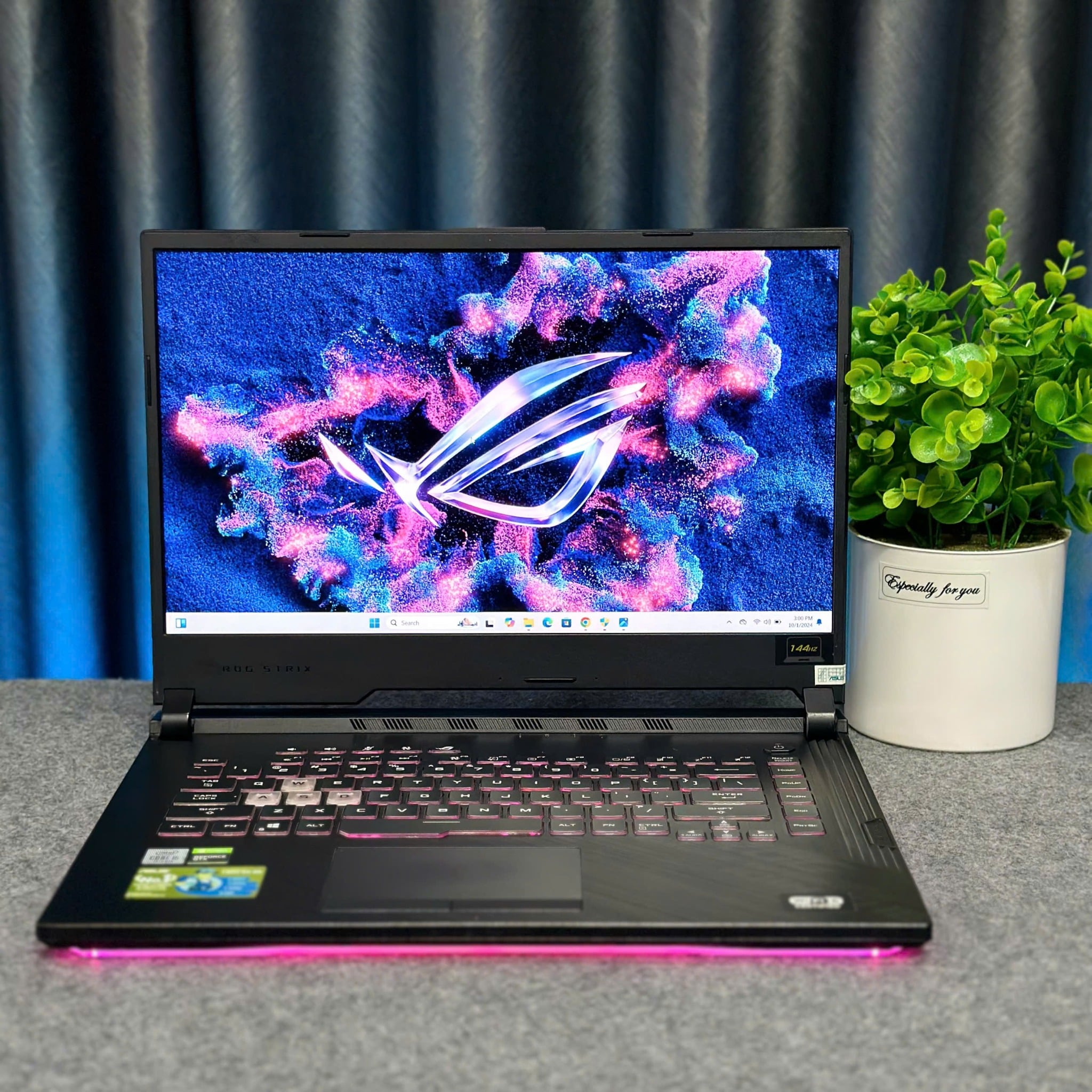 Laptop ASUS ROG STRIX G512 gaming cũ mặt trước