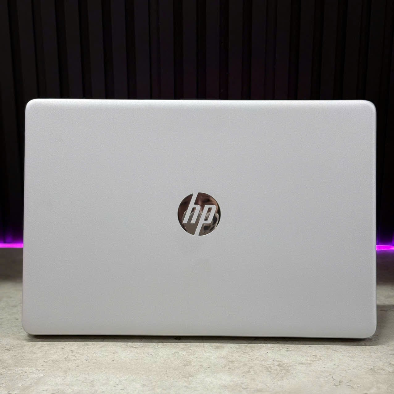 Laptop HP 15-DW3033DX 405F6UA góc nhìn bàn phím