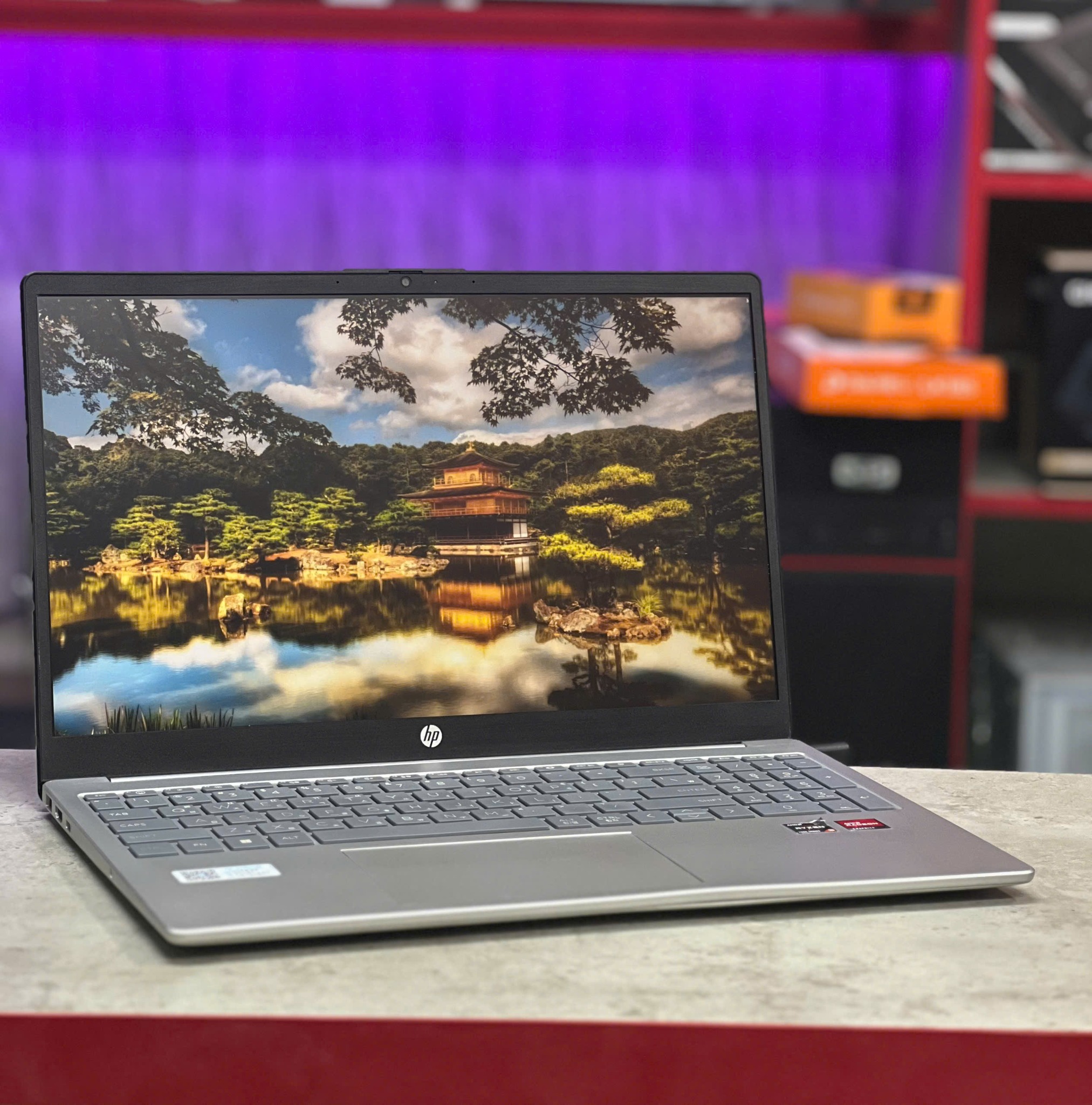 Laptop HP 15 fc0085AU cũ đẹp cổng kết nối