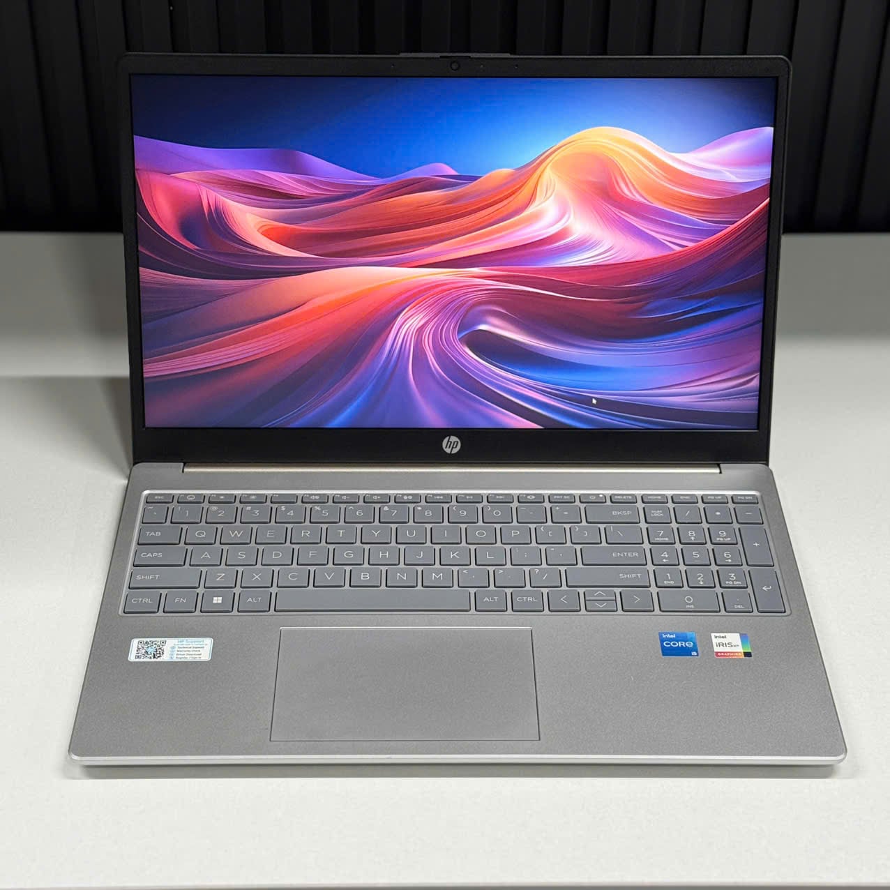 Laptop HP 15-fd0234TU 9Q969PA mặt trước