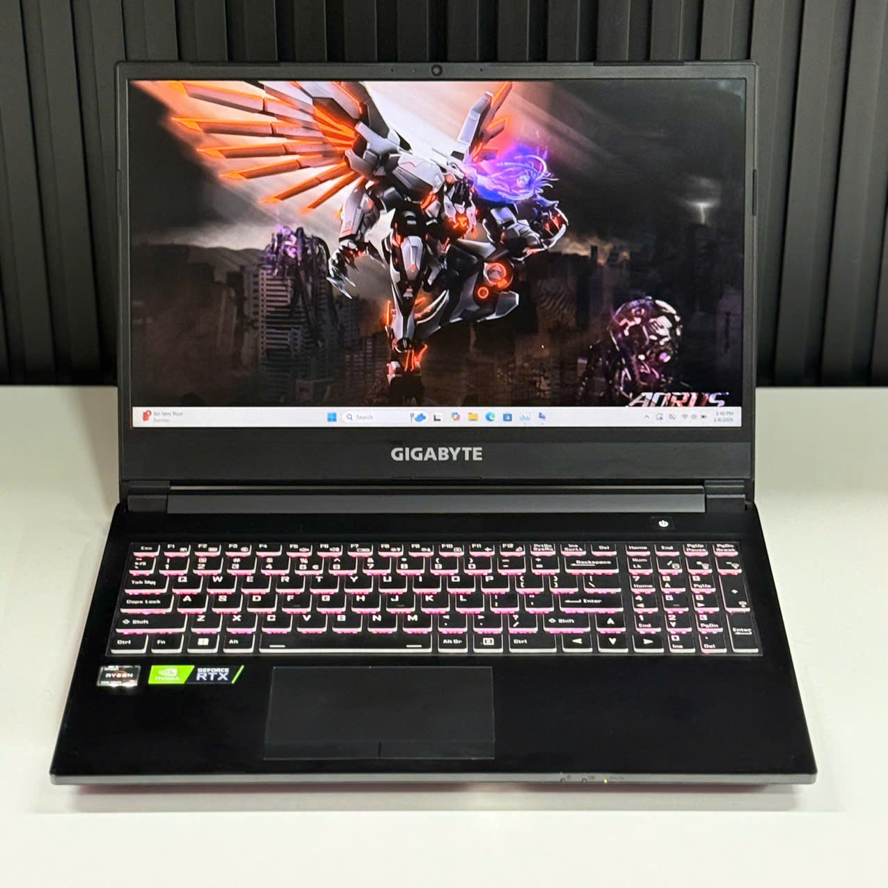 Laptop Gigabyte A5 K1-AVN1030SB mặt trước