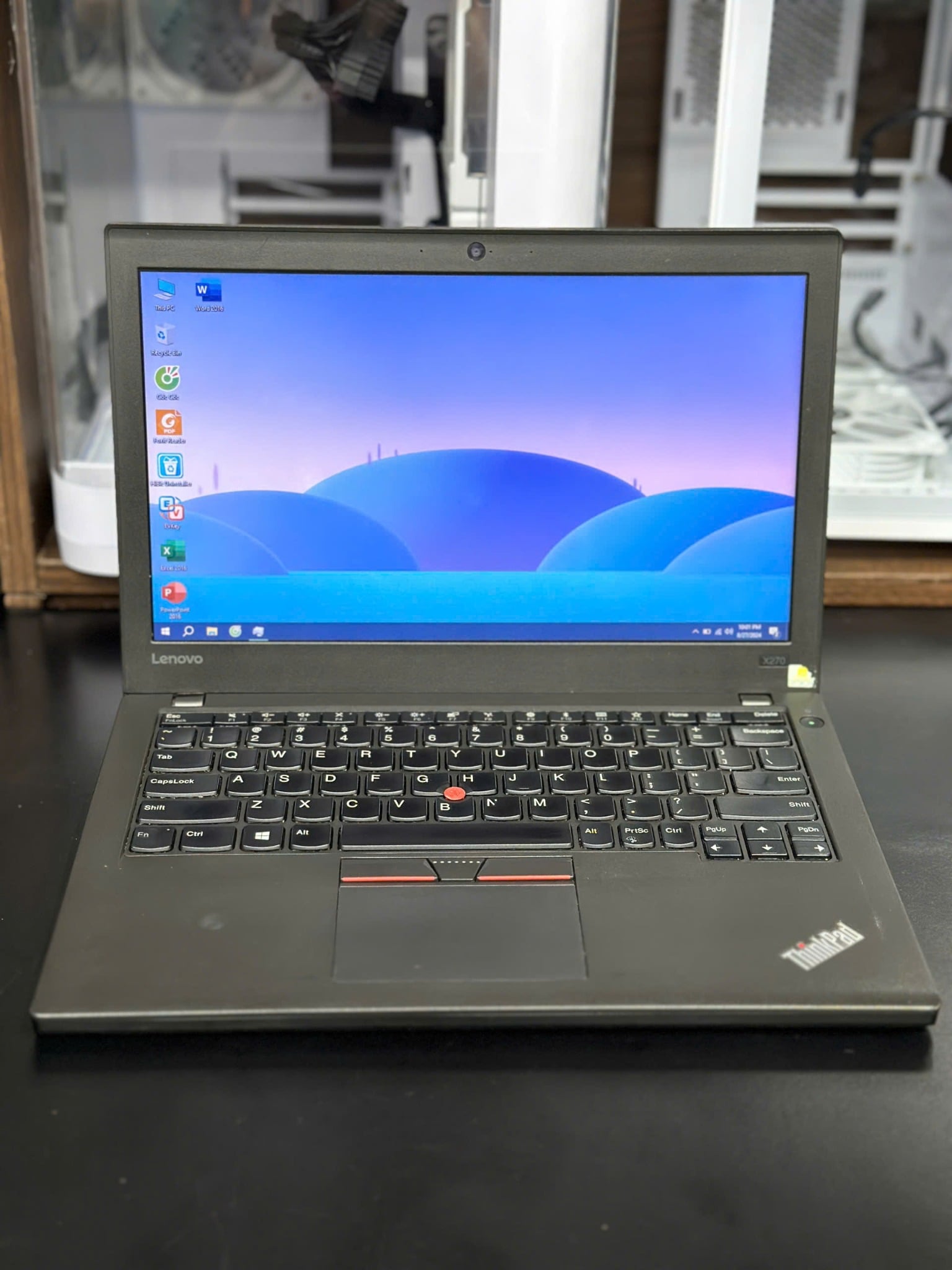 Laptop Lenovo Thinkpad X270 nhỏ gọn cho văn phòng