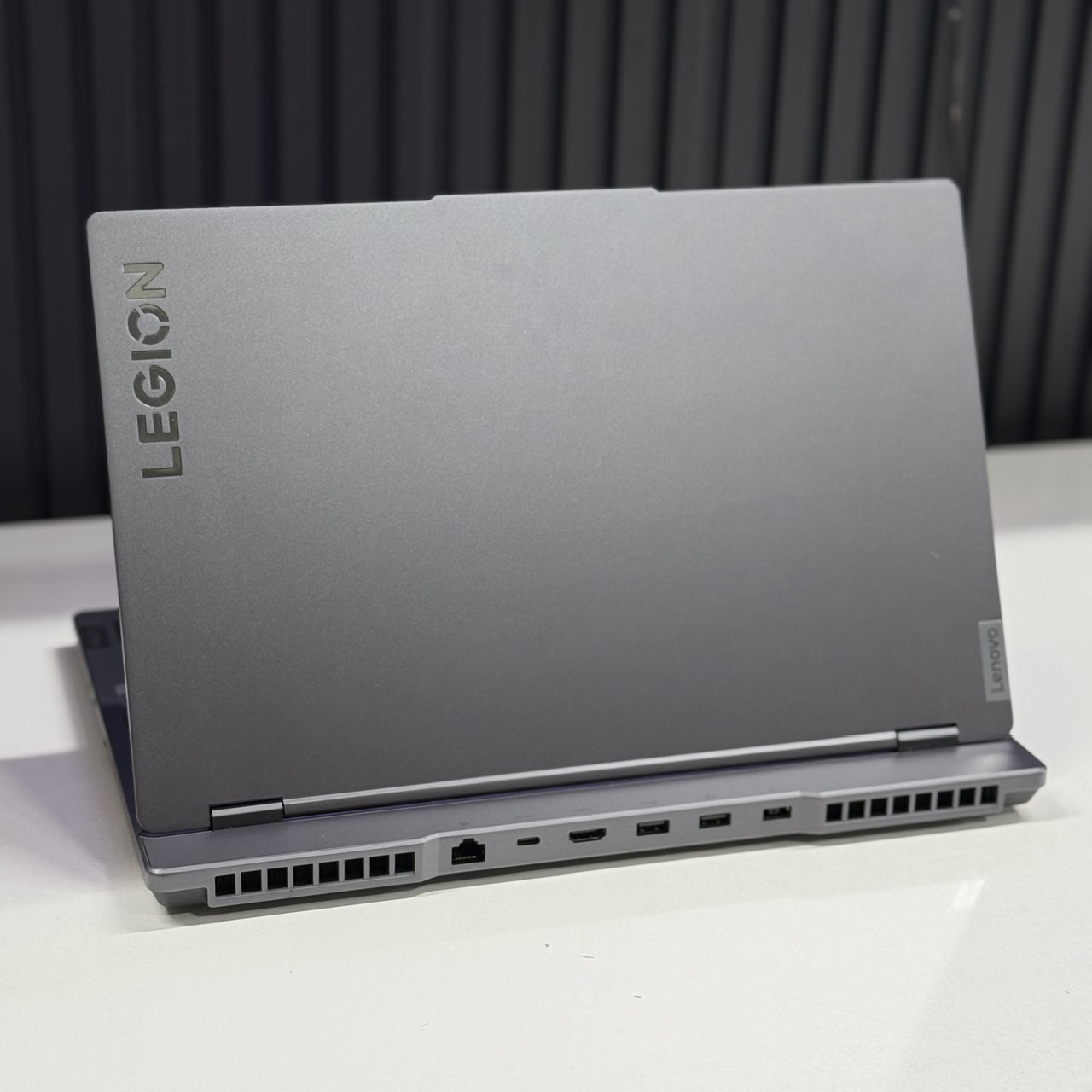 Thiết kế Lenovo Legion 5 15IAH7H 82RC008LVN Thiết kế Lenovo Legion 5 15IAH7H 82RC008LVN