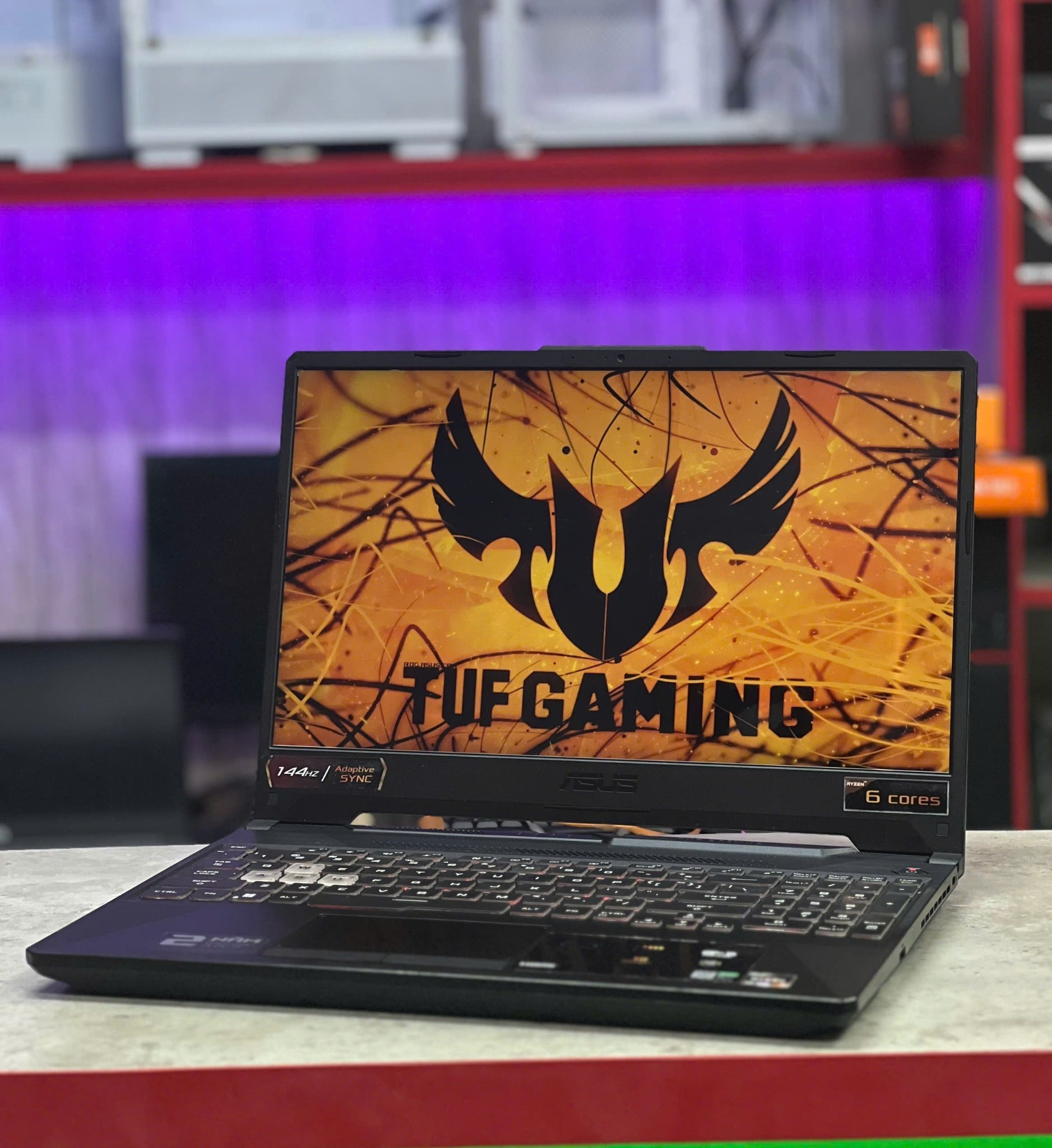 Laptop Asus TUF Gaming A15 FA506IHR HN019W Cũ Đẹp góc nghiêng