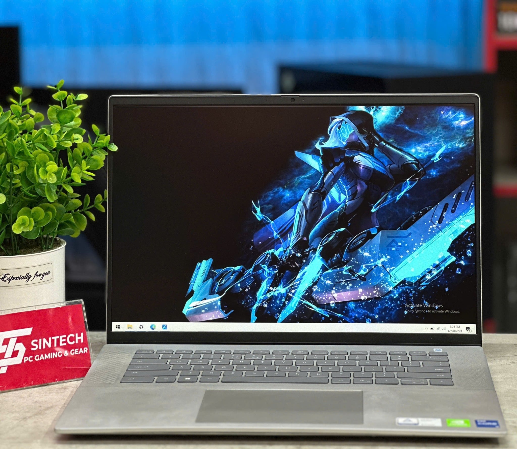 Laptop Dell Inspiron 5620 cũ đẹp màu bạc Laptop Dell Inspiron 5620 cũ đẹp màu bạc