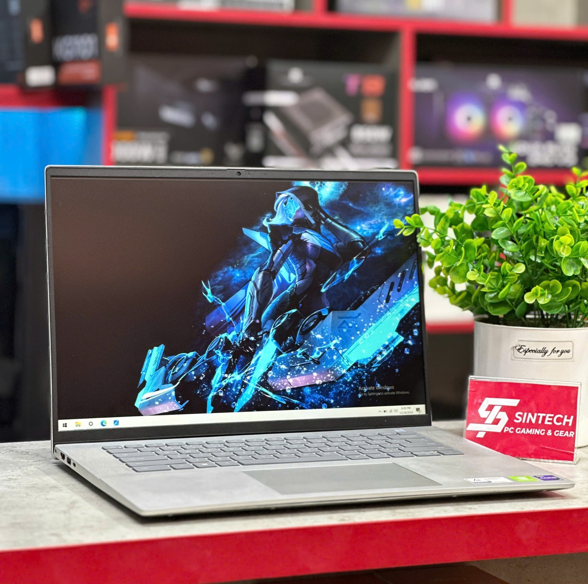 Laptop Dell Inspiron 5620 hình thực tế sản phẩm Laptop Dell Inspiron 5620 hình thực tế sản phẩm