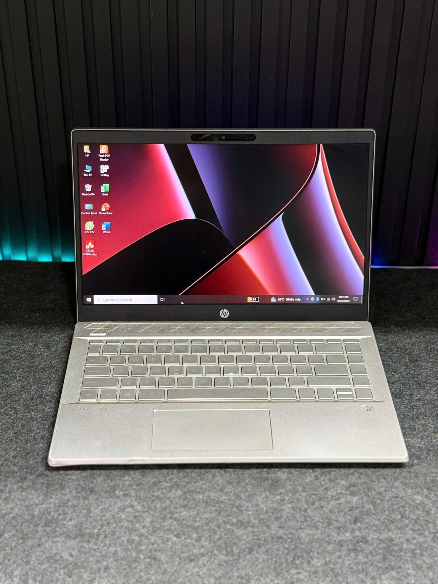 Laptop HP Pavilion 14-ce3014TU thiết kế gọn cho văn phòng