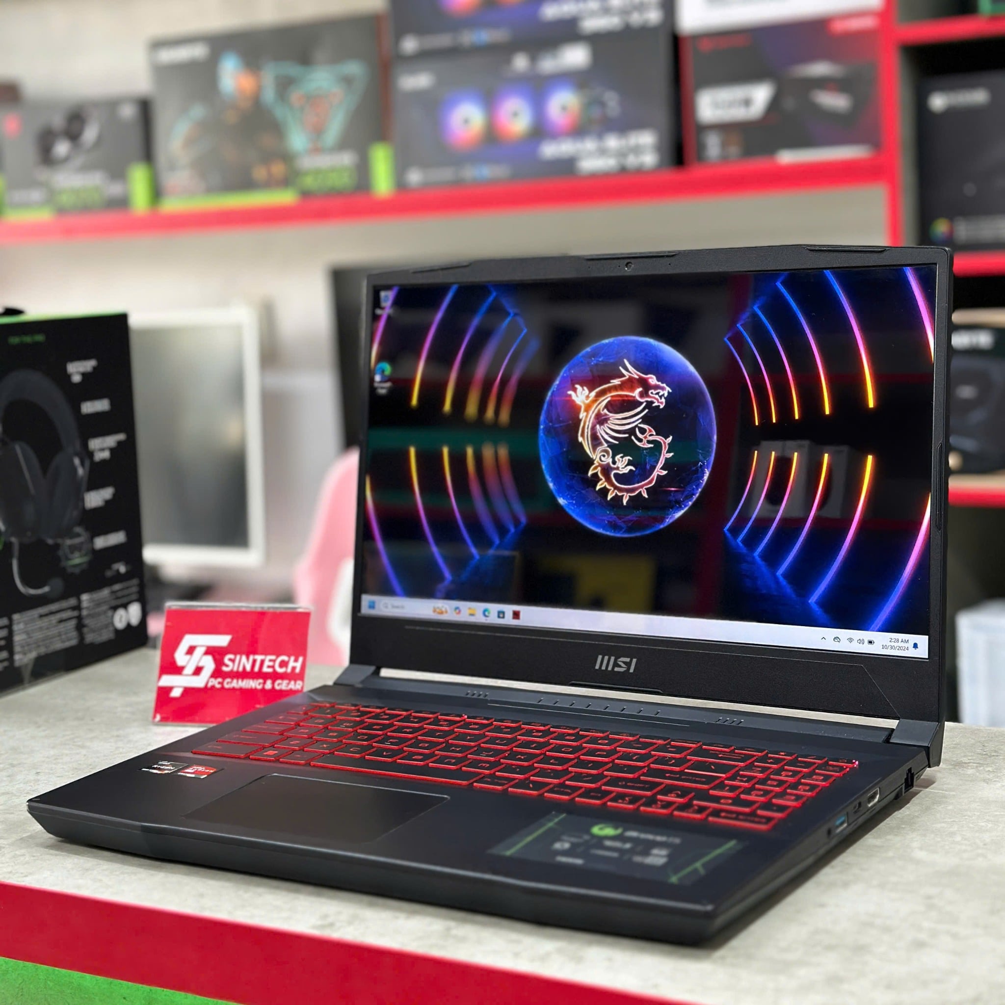 Thiết kế MSI Bravo 15 B5DD Laptop MSI Bravo 15 B5DD cận cảnh thiết kế