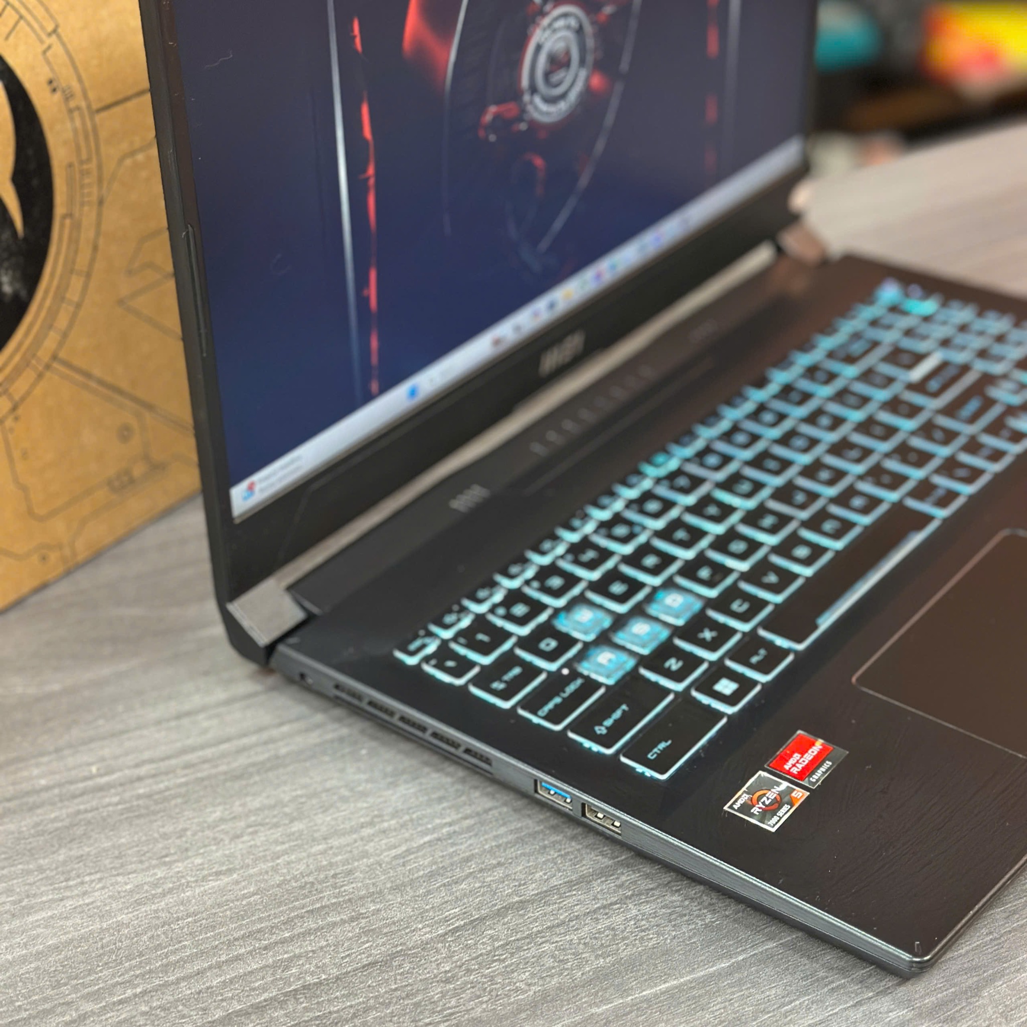 Laptop MSI Gaming Bravo 15 B7ED R5 7535HS/16GB/512GB/4GB RX6550M/144Hz