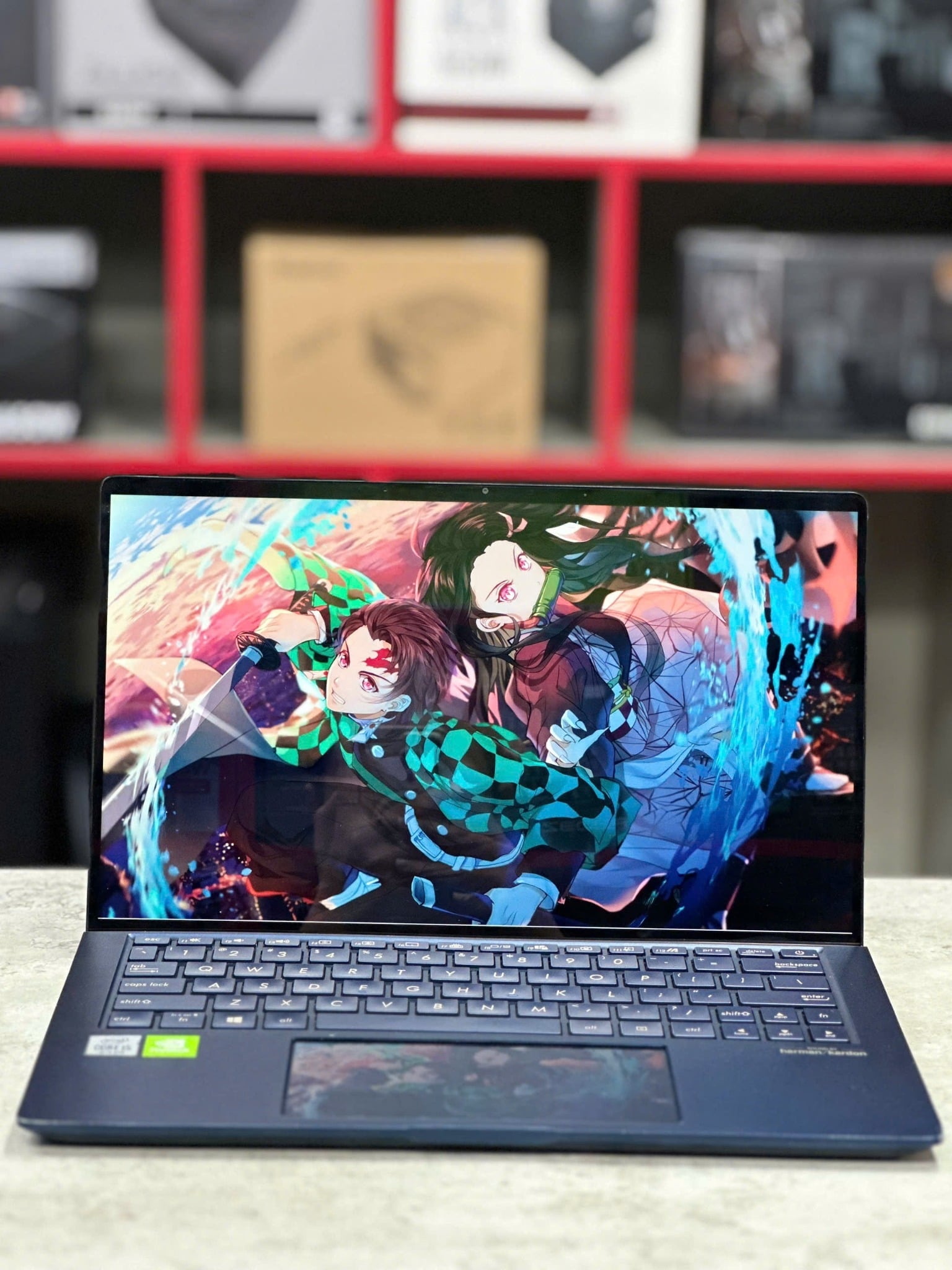 Laptop Asus Zenbook 13 UX334FLC thiết kế mỏng nhẹ