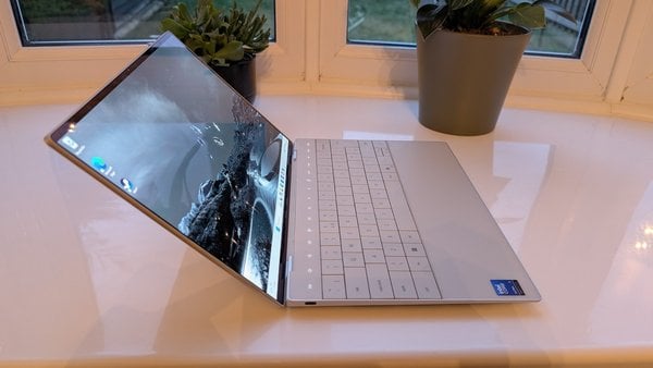 Laptop Văn Phòng - Chọn laptop theo nhịp làm việc thực tế