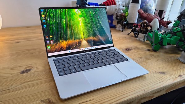 Laptop Văn Phòng - Chọn kích thước theo cách bạn mang máy