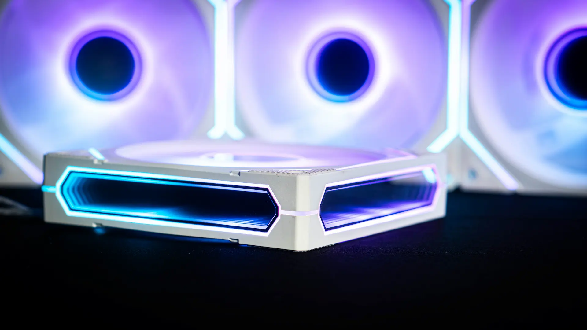 Fan Centaur CT-8900 ARGB màu trắng
