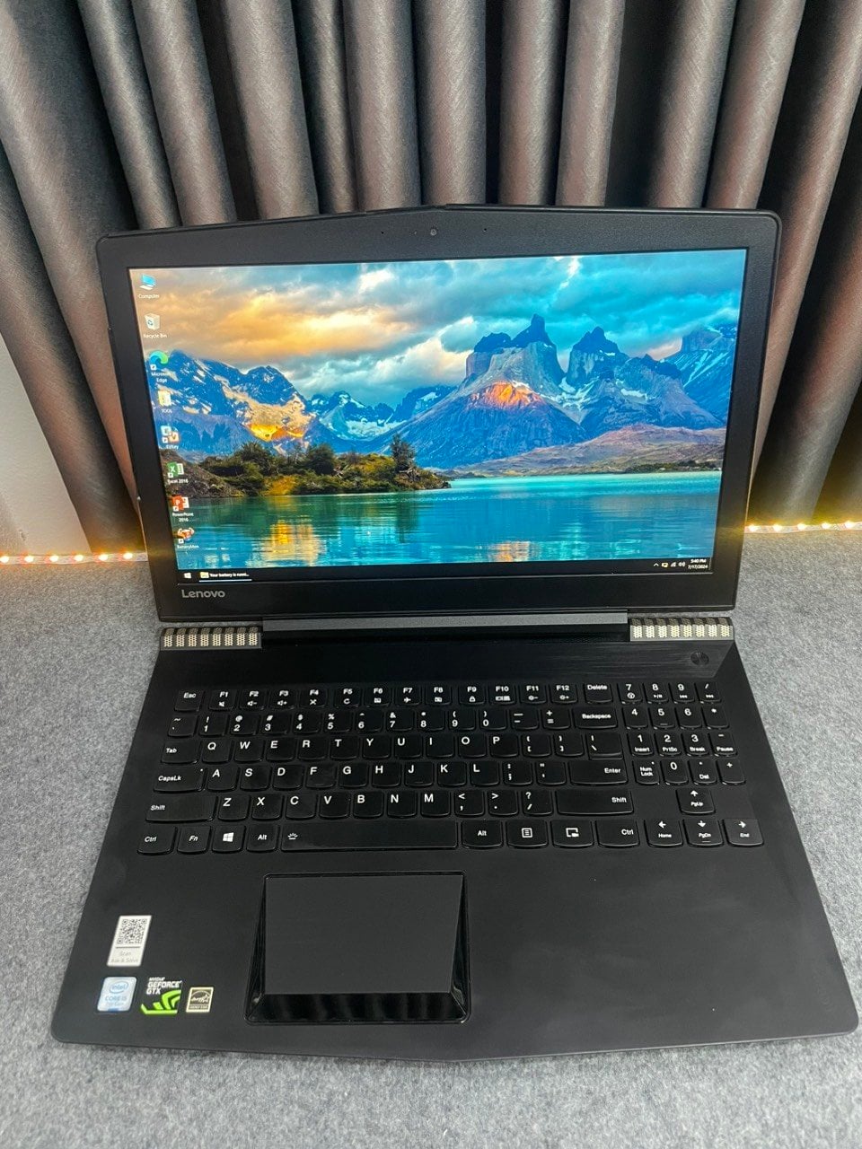 Laptop Gaming Lenovo Y520 15IKBN (i5 7300HQ/16GB/256GB/GTX 1050/15.6 inch/Full HD/IPS)
