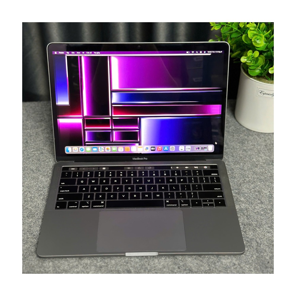 MacBook Pro 2019 13 inch A1278 - 2.8GHz i7/ 16GB Ram/ 256 SSD