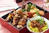  07月14日（火）： 「旨み肉味噌ジャージャー麺」＆「旨たれ焼き！やきとり」弁当　（ヤクルト付） 