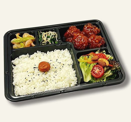  Hộp cơm hamburger sốt tomato 