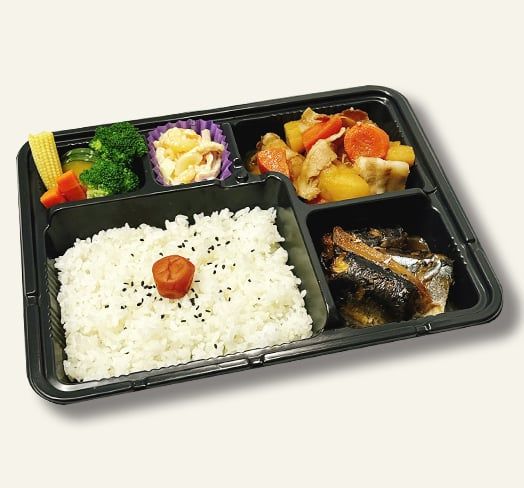  Hộp cơm cá sanma kho gừng & thịt heo hầm rau củ 