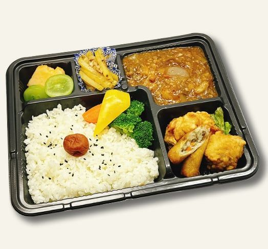  Hộp cơm cà tím sốt thịt băm & gà rán karaage 