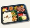  特別弁当（牛肉ステーキ、鶏照り焼き、鮭塩焼き、チームかぼちゃコロッケ、ポテトサラダ…） 