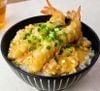 10月13日（火）：ふわとろ卵♡の「えび天とじ丼」& 牛焼き肉・塩やきそば   (エクレア付) 