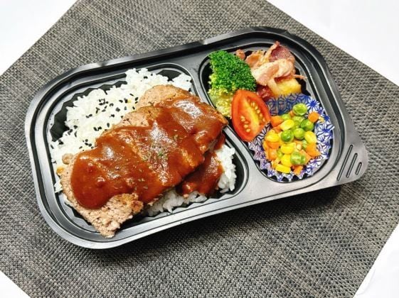  09月10日（木）：ご飯がすすむ(^^  極旨おいしい『  粗挽き肉ステーキ！（BBQソース） 』　  (カラメルポップコーン付) 