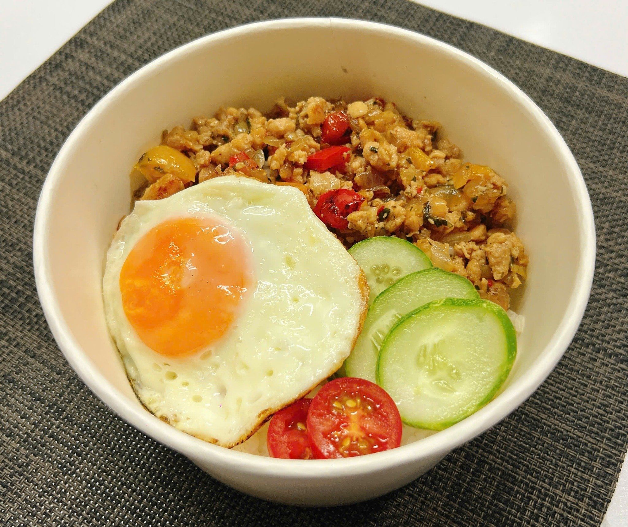  タイ風ガパオライス / Cơm gà xào gapao 