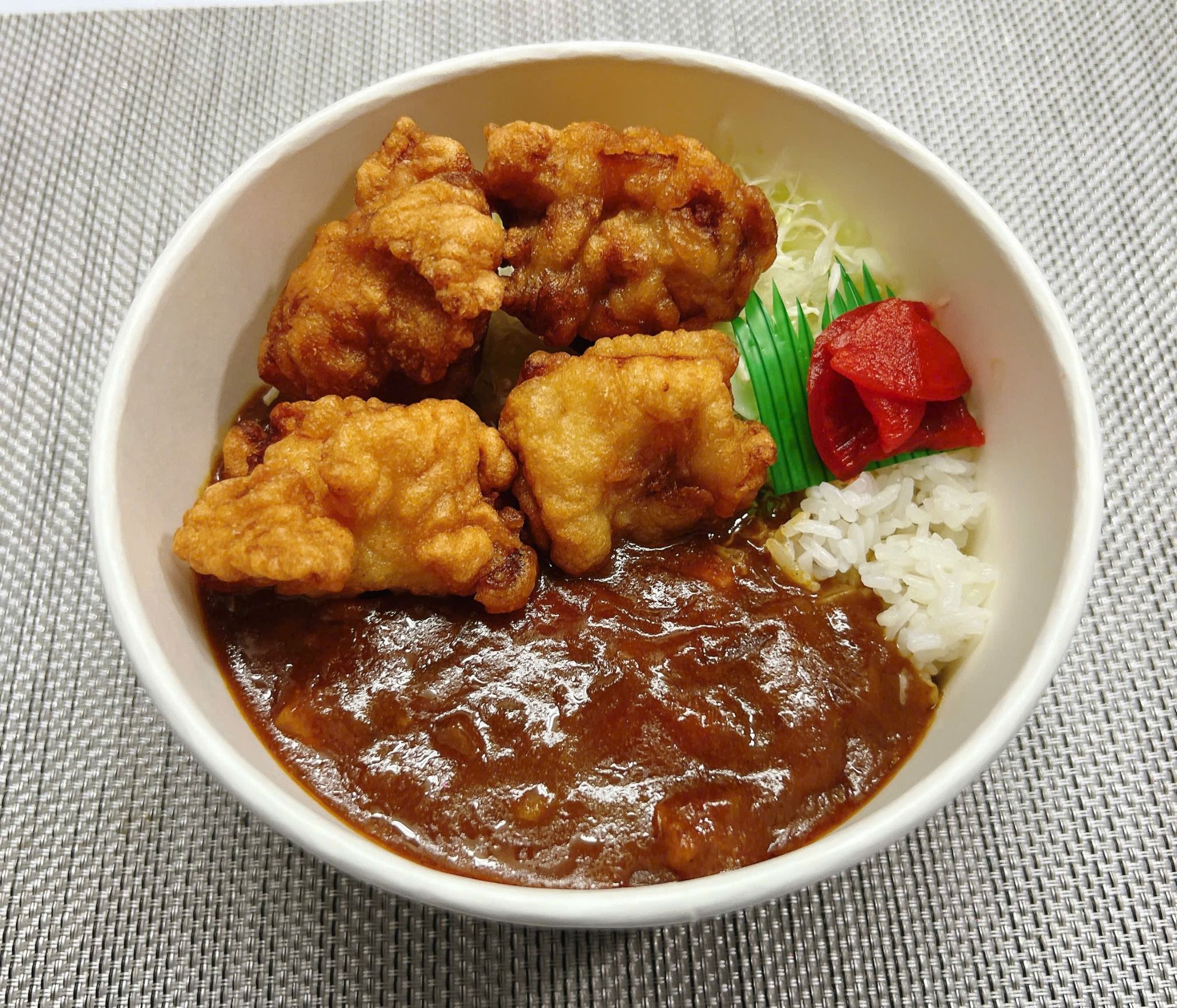  鶏唐揚げカレー　/ Cơm cà ri gà karaage 
