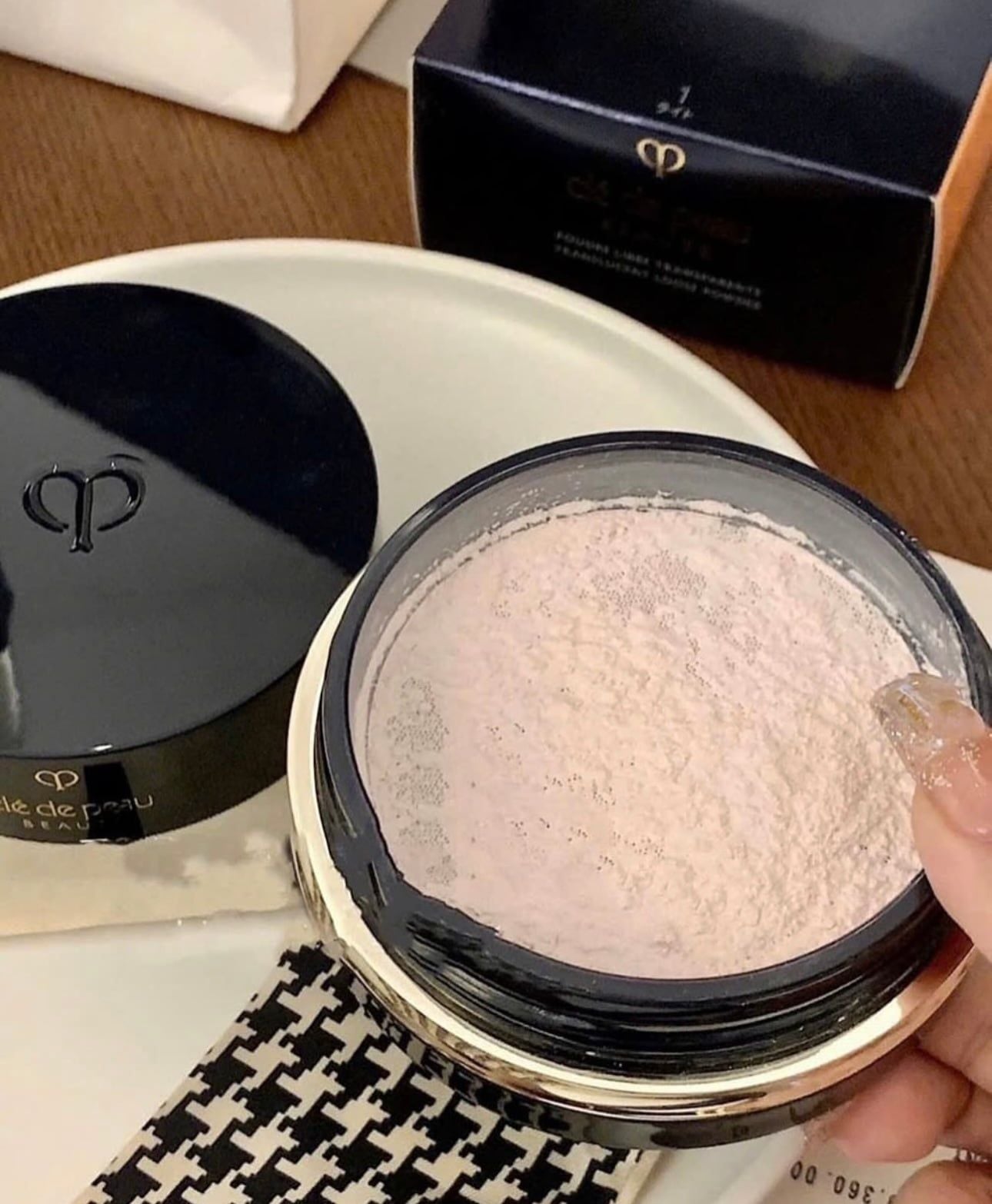  Phấn Phủ Dạng Bột Clé De Peau Translucent Loose Powder 24g - 01 