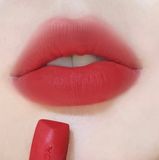  Son Prada Monochrome Durable Weighless Lipcolor Hyper Matte 