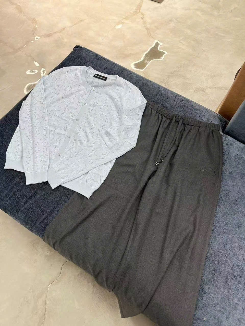  Áo CDG xanh Monogram cổ tròn 