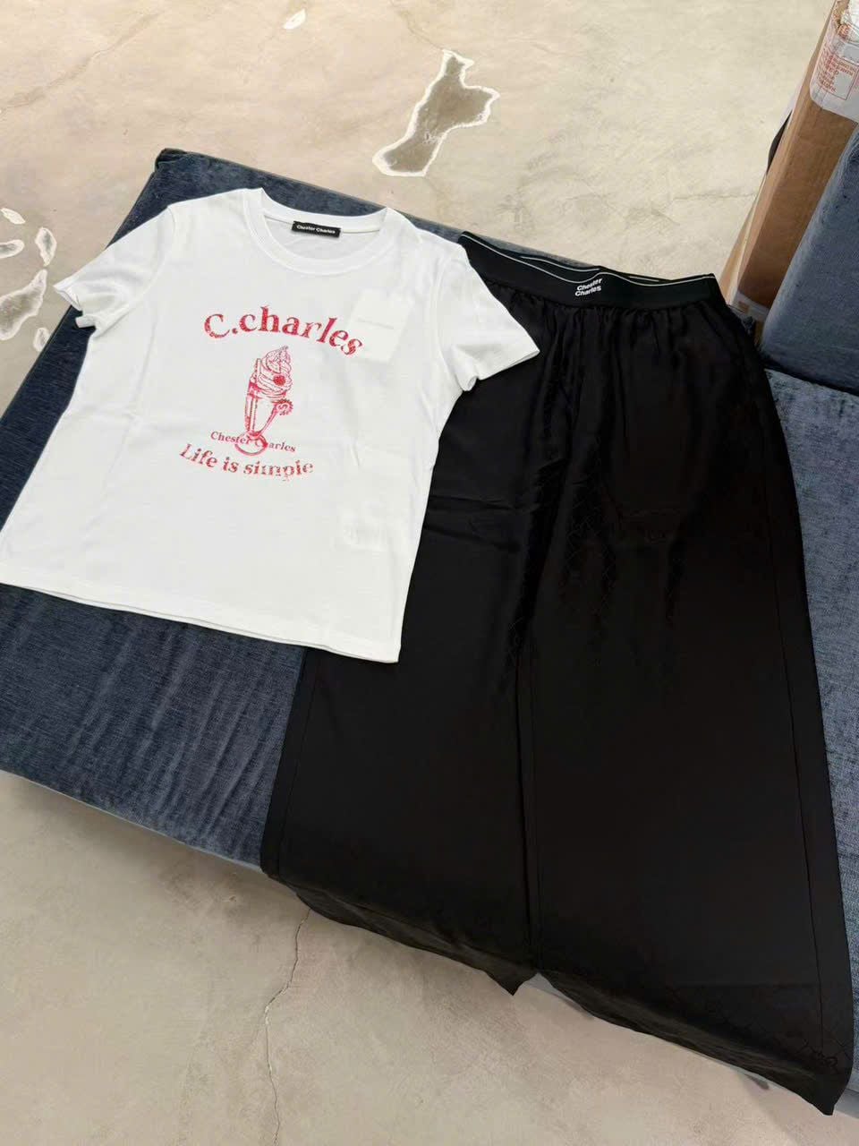  Áo T-shirt Trắng in hình ly kem chữ đỏ 