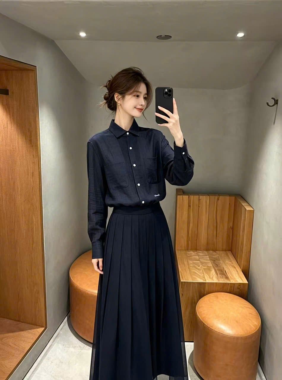 1.Chân váy lụa tơ tằm xếp ly màu navy đậm 
