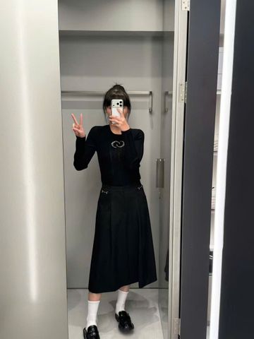  Áo ĐEN dài tay sọc gân, logo tròn ngực 