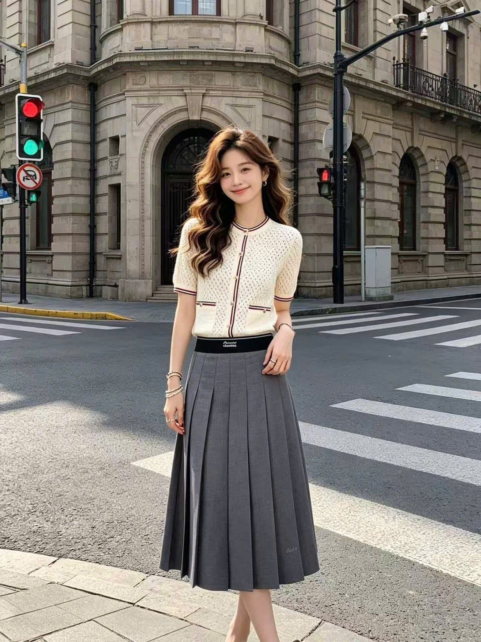 Áo CDG ngắn tay kem viền đỏ Burgundy 