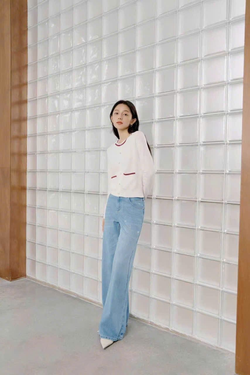  Áo CDG trắng cổ tròn dệt họa tiết – Cotton pha Silk 