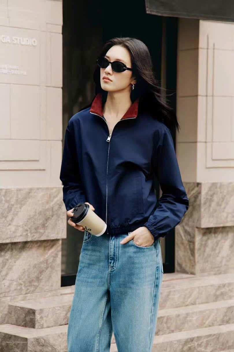  1.Áo Khoác Gió Phối Cổ Đỏ – Navy 