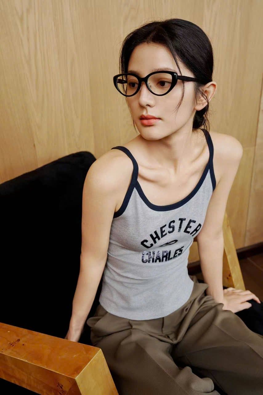 Áo Tanktop Xám viền đen Logo CC 