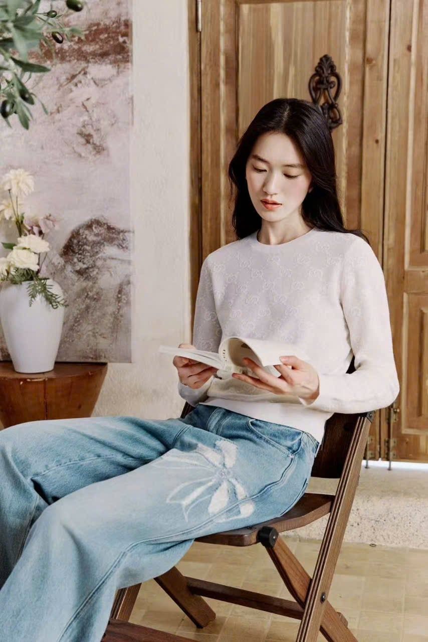  Quần Jean Dáng Suông, Thêu Nơ Hoa 