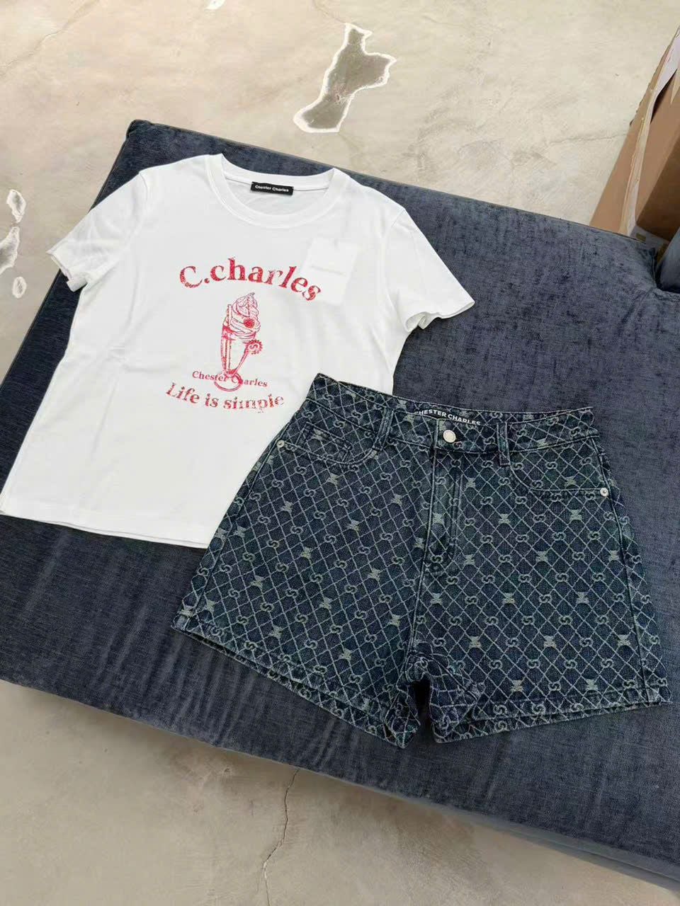  Áo T-shirt Trắng in hình ly kem chữ đỏ 