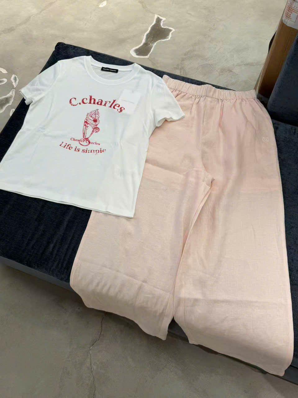  Áo T-shirt Trắng in hình ly kem chữ đỏ 