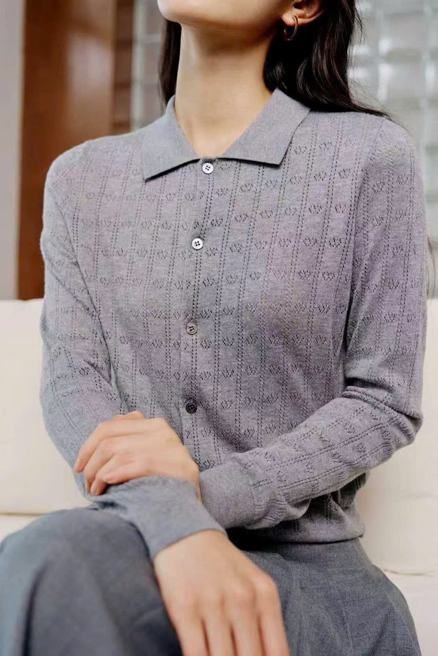  Áo len polo xám dài tay monogram 