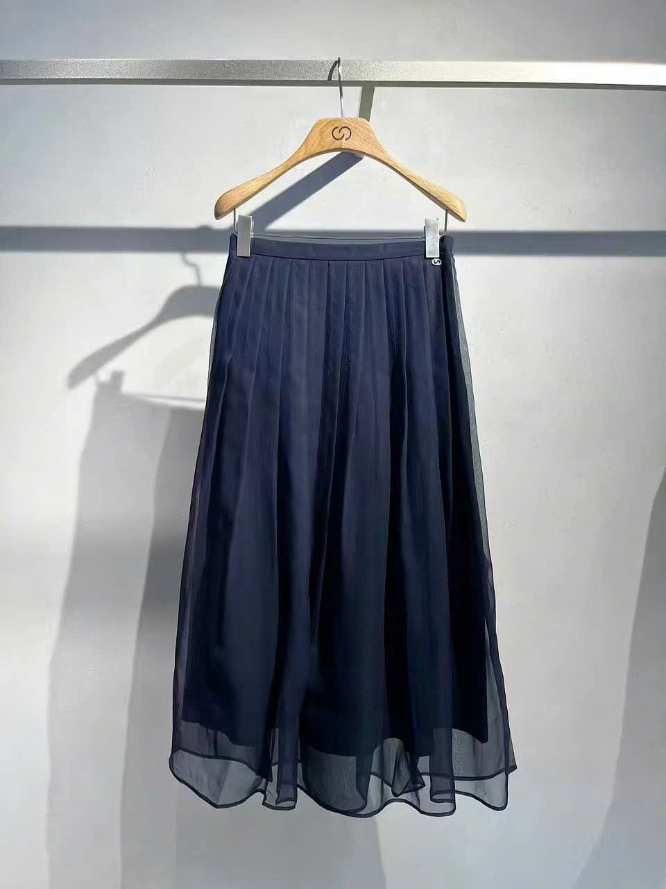  1.Chân váy lụa tơ tằm xếp ly màu navy đậm 