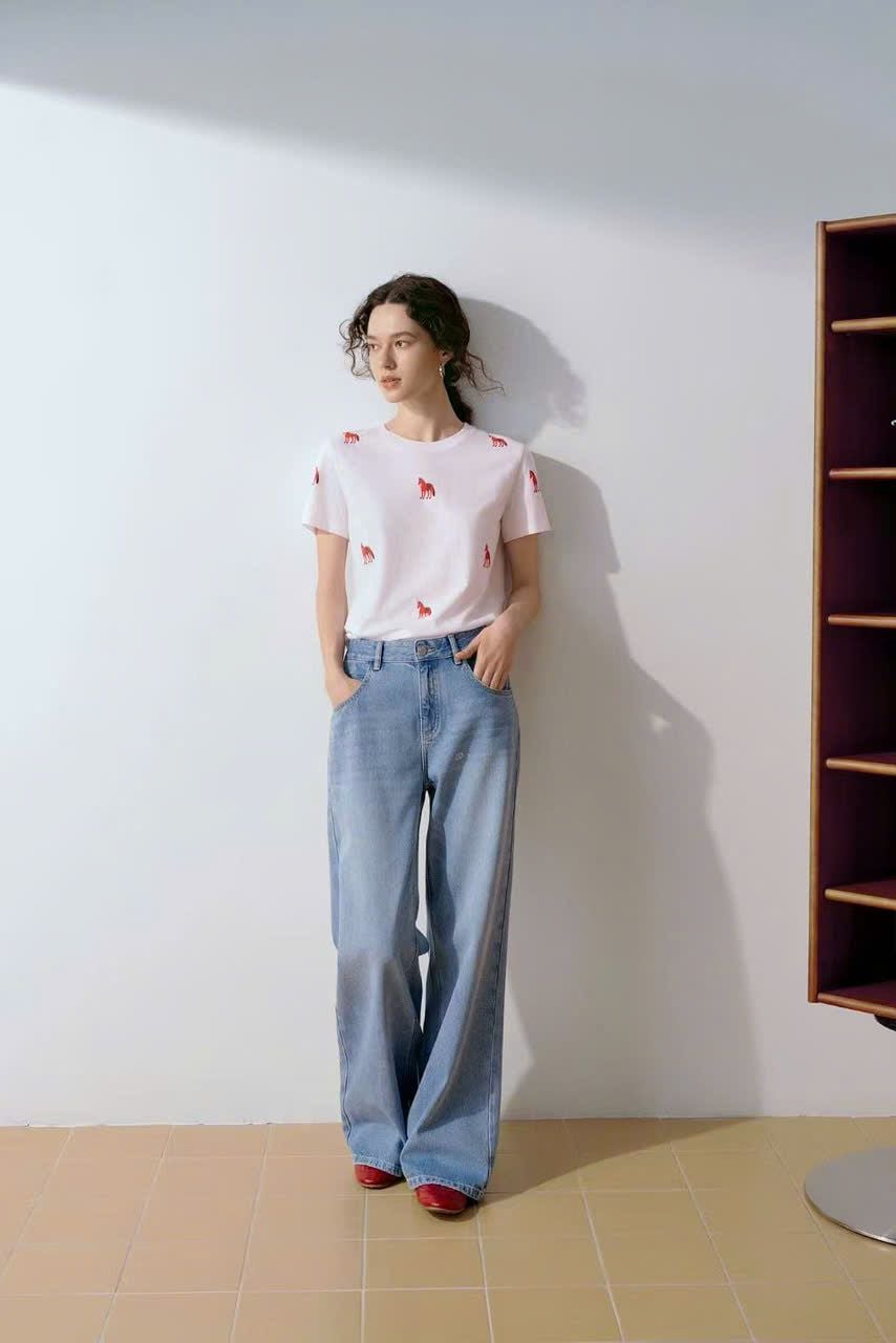  Jean xanh nhạt đính đá vẩy 