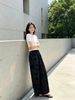  Áo thun trắng ngắn tay cổ tròn thêu hoa nhí 
