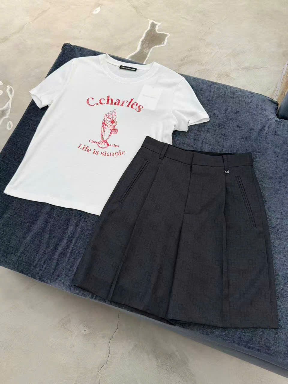  Áo T-shirt Trắng in hình ly kem chữ đỏ 