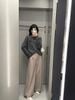  Áo Dài Tay Cashmere Xám Cổ Tròn Logo Da Ngực Trái 