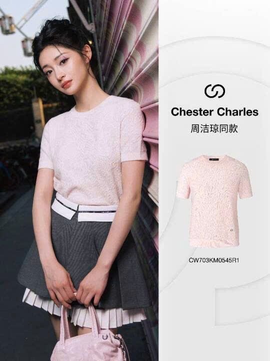  Áo ngắn tay Monogram, cổ tròn hồng pastel 
