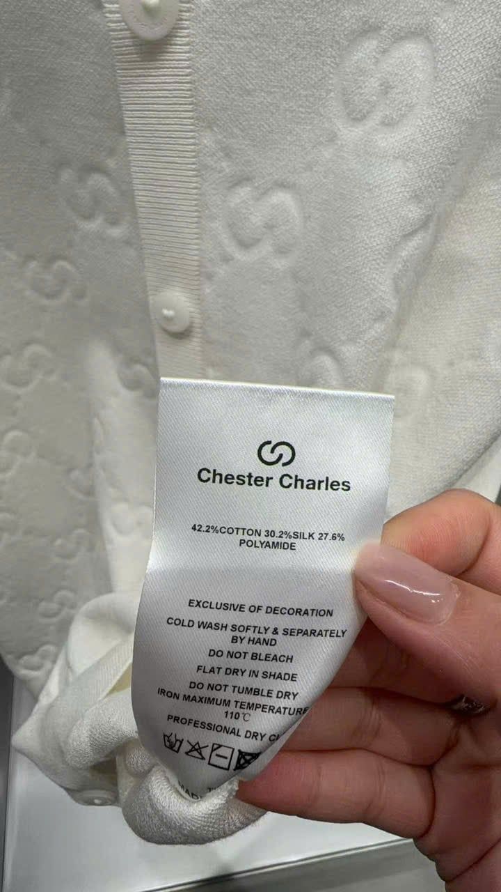  Áo Cardigan Trắng Hoạ Tiết Monogram CC 