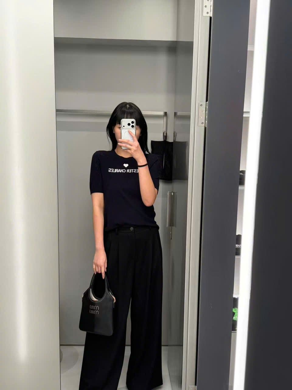  Áo Ngắn Tay Xanh Navy Trái Tim Chester Charles 